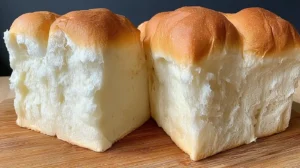 Cloud toast bread – the fluffy TikTok trend every student needs to try, showing soft and airy bread loaf perfect for affordable student breakfasts and trendy dorm recipes.